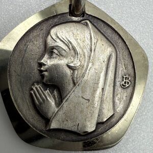 Religious pendant JB France Basilique Du sacre Coeur charm praying girl